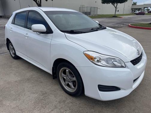 Super White 2009 Toyota Matrix S