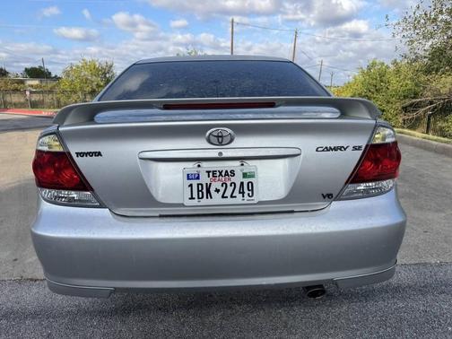 2005 Toyota Camry SE V6