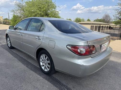 Millennium Silver Metallic 2002 Lexus ES 300 Base