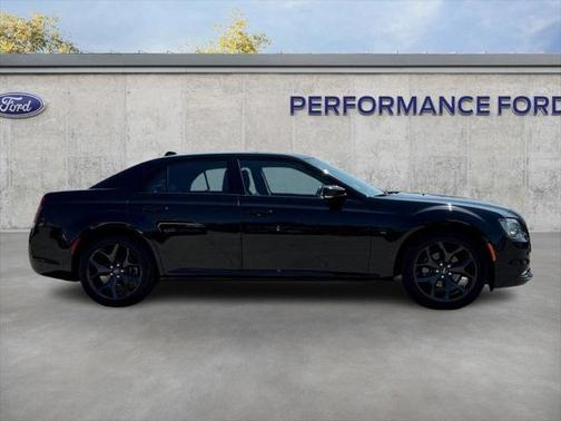 2022 Chrysler 300 S