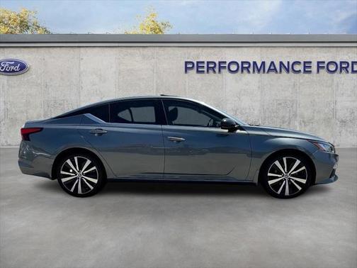 2020 Nissan Altima SR FWD