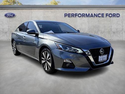 2020 Nissan Altima 2.5 SV