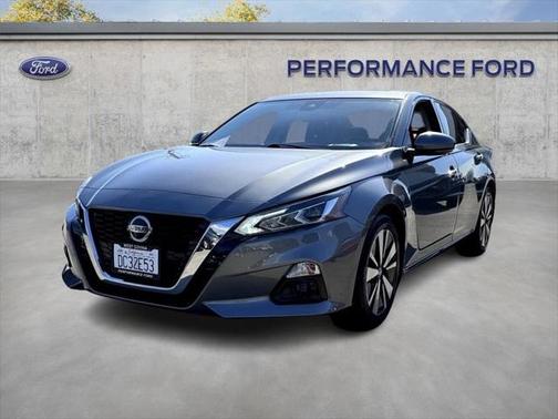 2020 Nissan Altima 2.5 SV