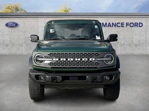 ERUPTION GREEN METALLIC 2023 Ford Bronco BADLANDS