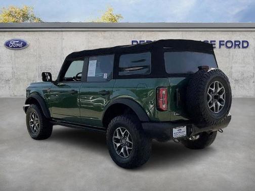 ERUPTION GREEN METALLIC 2023 Ford Bronco BADLANDS