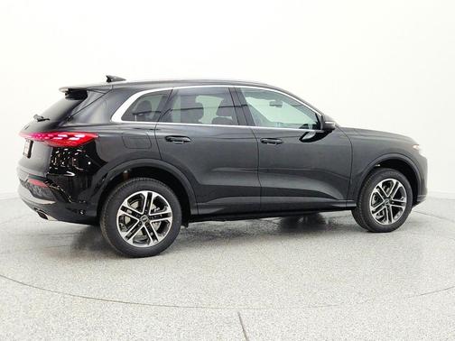 Mythos Black Metallic 2026 Audi Q5 Premium TFSI quattro S tronic