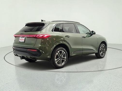 District Green Metallic 2026 Audi Q5 Premium TFSI quattro S tronic