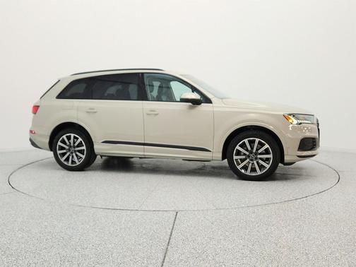 Vicuna Beige Metallic 2023 Audi Q7 45 Premium Plus