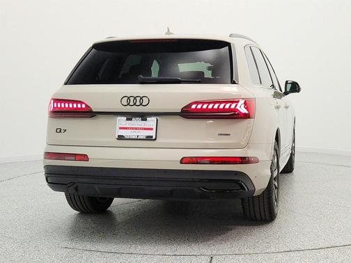 Vicuna Beige Metallic 2023 Audi Q7 45 Premium Plus