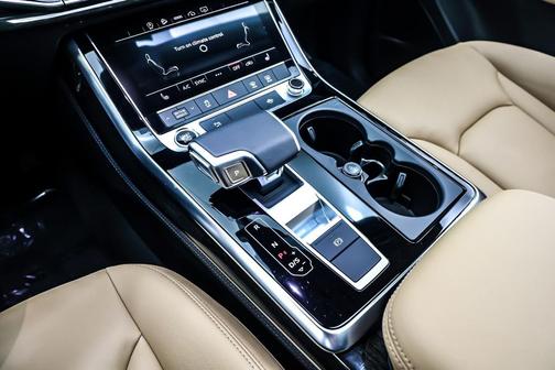 2023 Audi Q7 45 Premium Plus