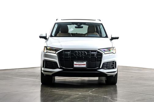2023 Audi Q7 45 Premium Plus