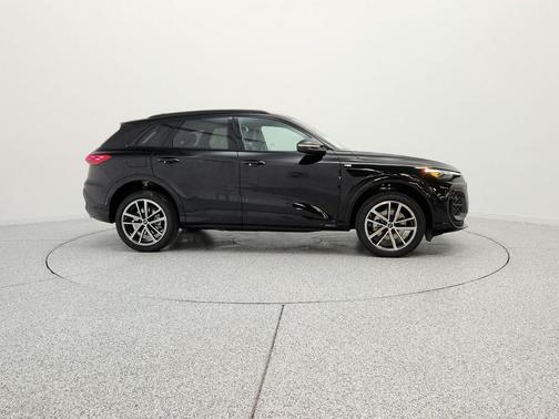 Mythos Black Metallic 2026 Audi Q5 Premium Plus TFSI quattro S tronic