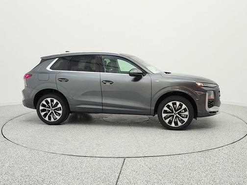 Daytona Gray Pearl Effect 2026 Audi Q3 TFSI quattro S tronic