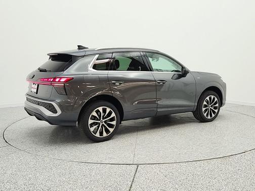 Daytona Gray Pearl Effect 2026 Audi Q3 TFSI quattro S tronic