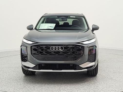 Daytona Gray Pearl Effect 2026 Audi Q3 TFSI quattro S tronic