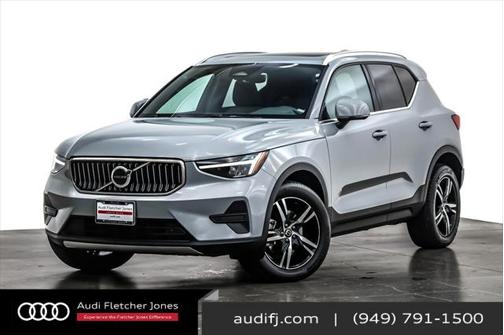 2024 Volvo XC40 B5 Core Bright Theme