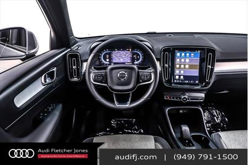 2024 Volvo XC40 B5 Core Bright Theme