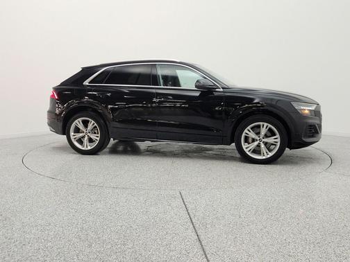Mythos Black Metallic 2023 Audi Q8 55 Premium Plus