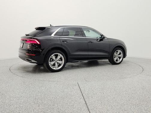 Mythos Black Metallic 2023 Audi Q8 55 Premium Plus