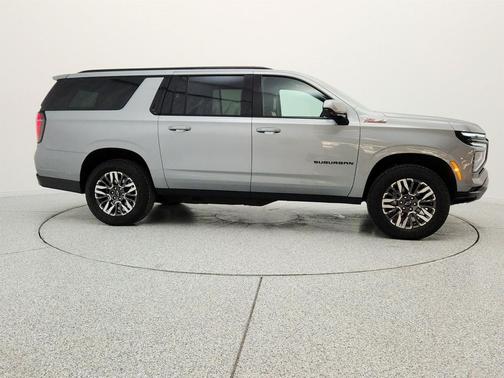 Sterling Gray Metallic 2025 Chevrolet Suburban 4WD Z71