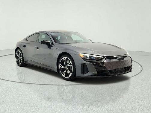Daytona Gray Pearl Effect 2023 Audi e-tron GT Premium Plus