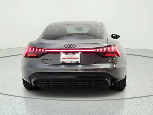 Daytona Gray Pearl Effect 2023 Audi e-tron GT Premium Plus