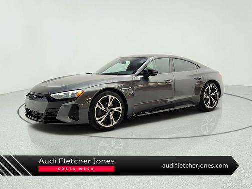 Daytona Gray Pearl Effect 2023 Audi e-tron GT Premium Plus