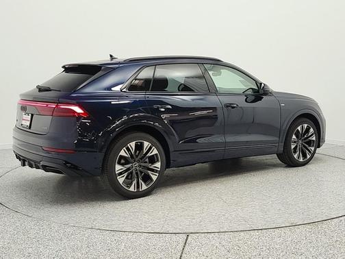 Waitomo Blue Metallic 2026 Audi Q8 55 Premium Plus