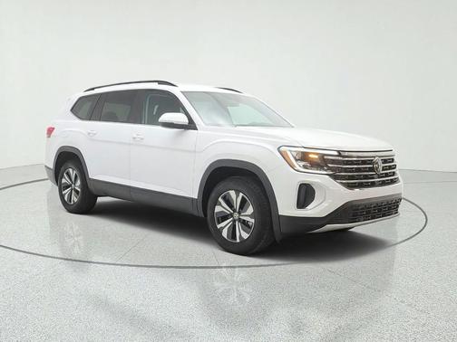 Pure White 2025 Volkswagen Atlas 2.0T SE