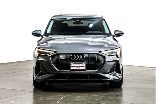 2022 Audi e-tron Sportback S line Premium