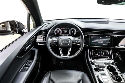 2025 Audi Q7 55 Premium Plus
