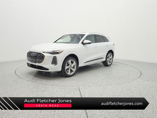 Glacier White Metallic 2026 Audi Q5 Premium Plus TFSI quattro S tronic