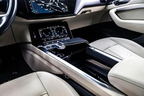 2022 Audi e-tron Premium