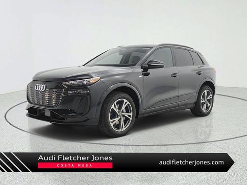 Mythos Black Metallic 2027 Audi Q6 e-tron Premium quattro