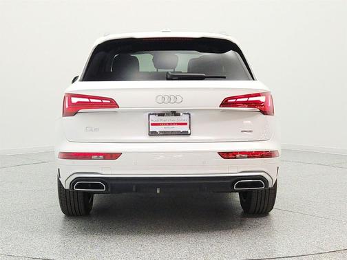 Ibis White 2023 Audi Q5 45 S line Premium Plus