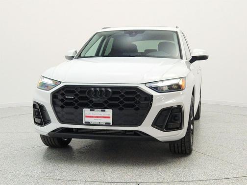 Glacier White Metallic 2023 Audi Q5 45 S line Premium Plus