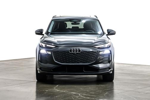 2025 Audi Q6 e-tron Premium Plus quattro