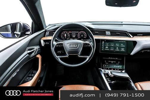 2022 Audi e-tron Premium Plus