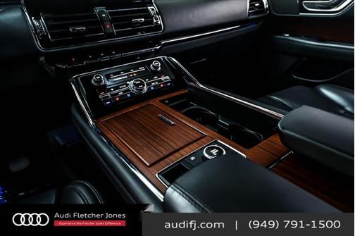 2023 Lincoln Navigator Standard