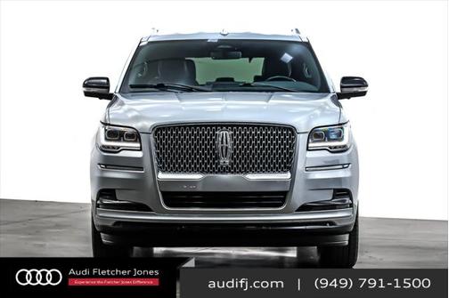 2023 Lincoln Navigator Standard