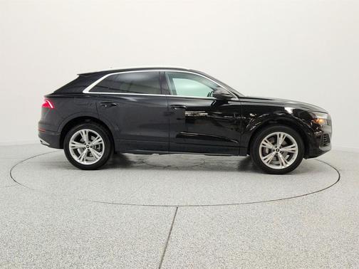 Mythos Black Metallic 2023 Audi Q8 55 Premium Plus