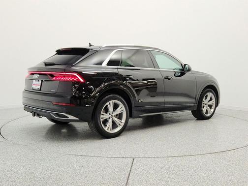 Mythos Black Metallic 2023 Audi Q8 55 Premium Plus