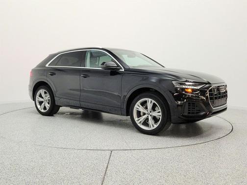 Mythos Black Metallic 2023 Audi Q8 55 Premium Plus