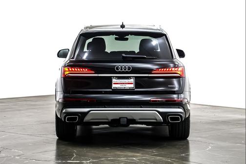 2025 Audi Q7 55 Premium Plus