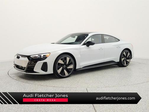 Suzuka Gray Metallic 2023 Audi e-tron GT Prestige quattro
