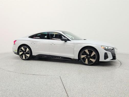 Suzuka Gray Metallic 2023 Audi e-tron GT Prestige quattro