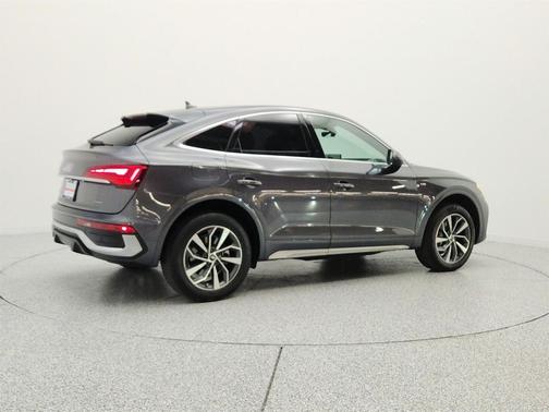 Daytona Gray Pearl Effect 2023 Audi Q5 45 S line Premium