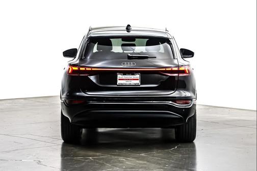 2025 Audi Q6 e-tron Premium