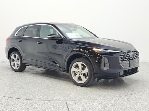 Mythos Black Metallic 2026 Audi Q5 Premium Plus TFSI quattro S tronic