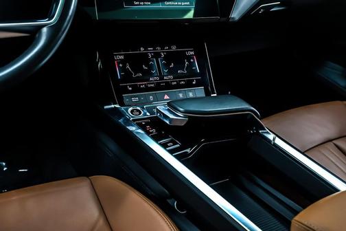 2023 Audi e-tron Premium quattro